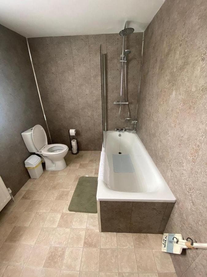 Mairead - Cosy Property In Gaeltacht Quarter Белфаст Экстерьер фото