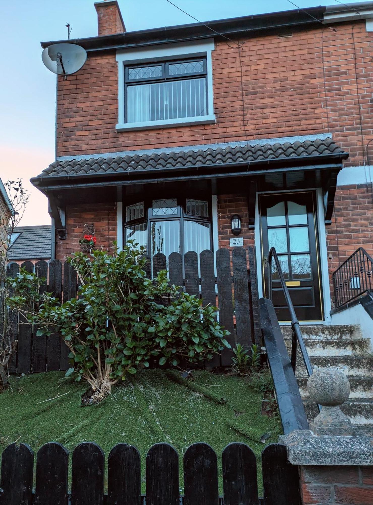Mairead - Cosy Property In Gaeltacht Quarter Белфаст Экстерьер фото
