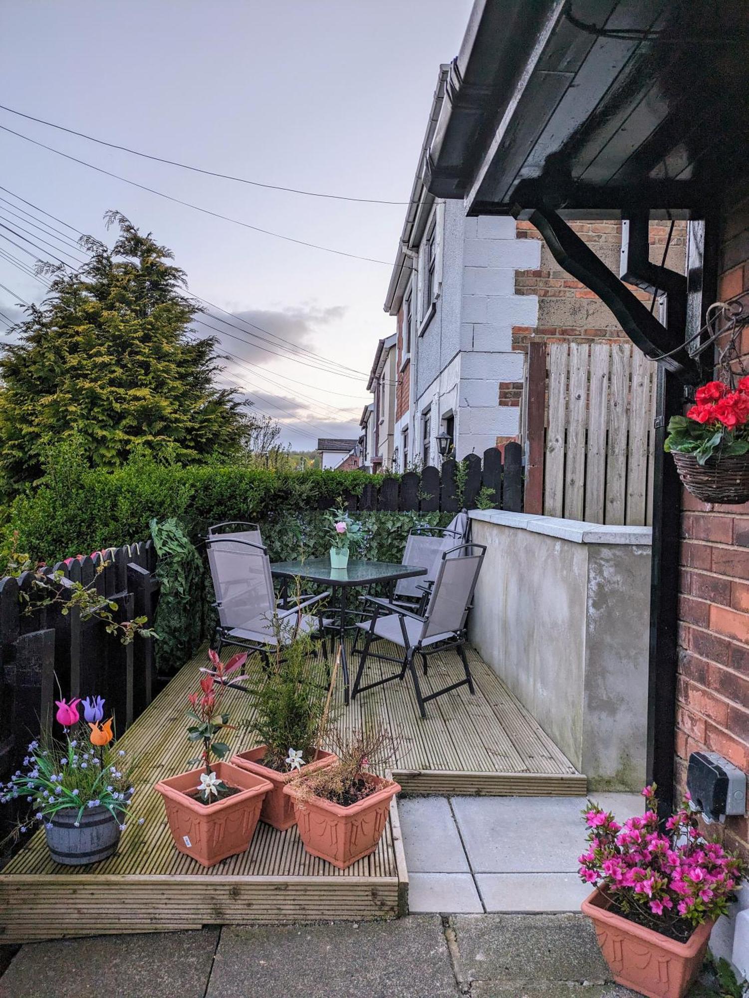 Mairead - Cosy Property In Gaeltacht Quarter Белфаст Экстерьер фото